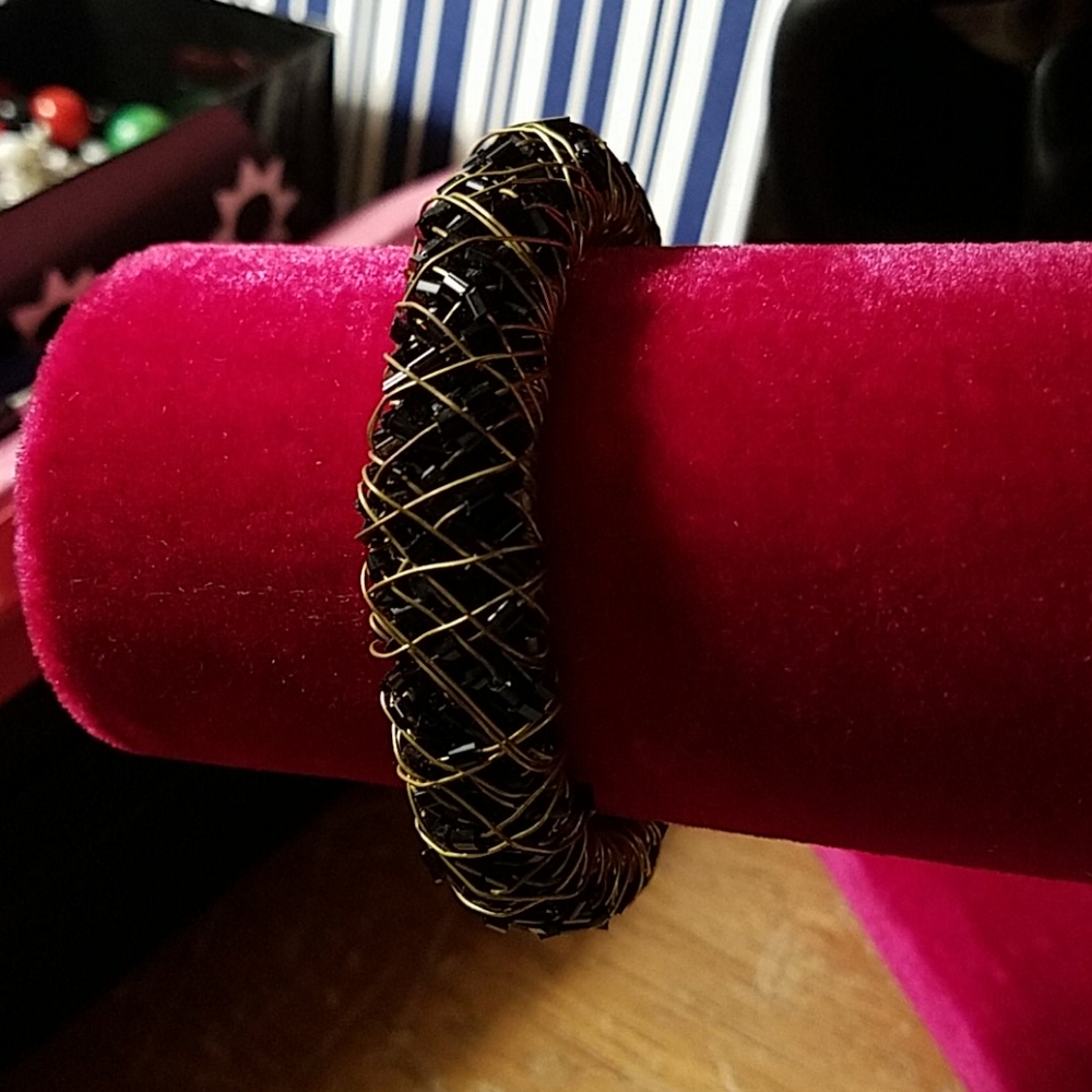 Beaded Wire Wrapped Bracelet 6 Adjustable 10$